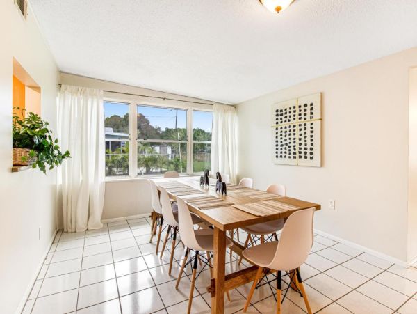 Lovely 4 Bedroom Home in Bradenton Sleeps 9