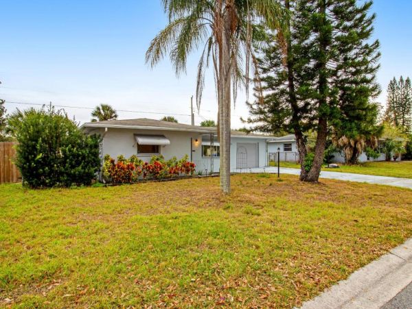 Lovely 4 Bedroom Home in Bradenton Sleeps 9
