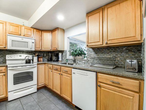 Lovely 4 Bedroom Home in Bradenton Sleeps 9