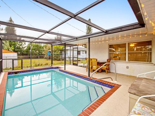 Lovely 4 Bedroom Home in Bradenton Sleeps 9
