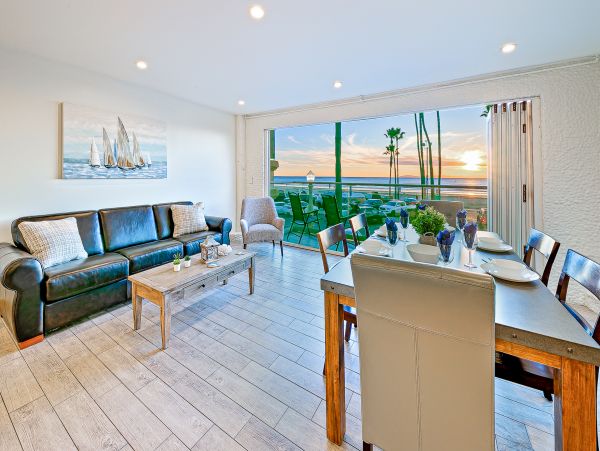 Beach Home on the Boardwalk with a view and rooftop deck