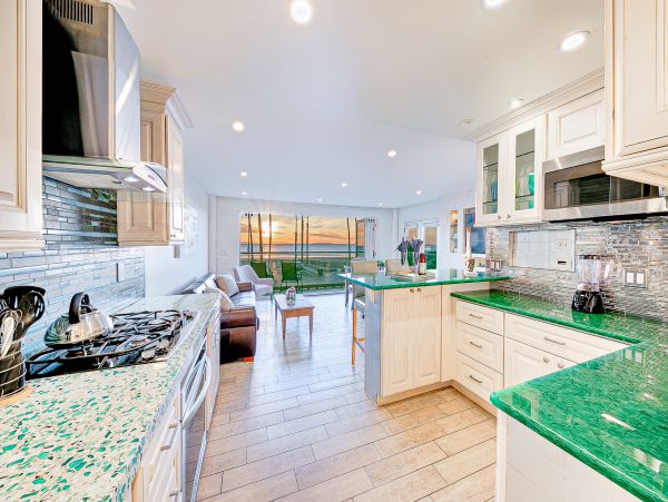Beach Home on the Boardwalk with a view and rooftop deck