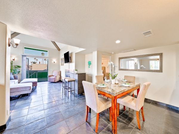 Newport Beach Home 1027689