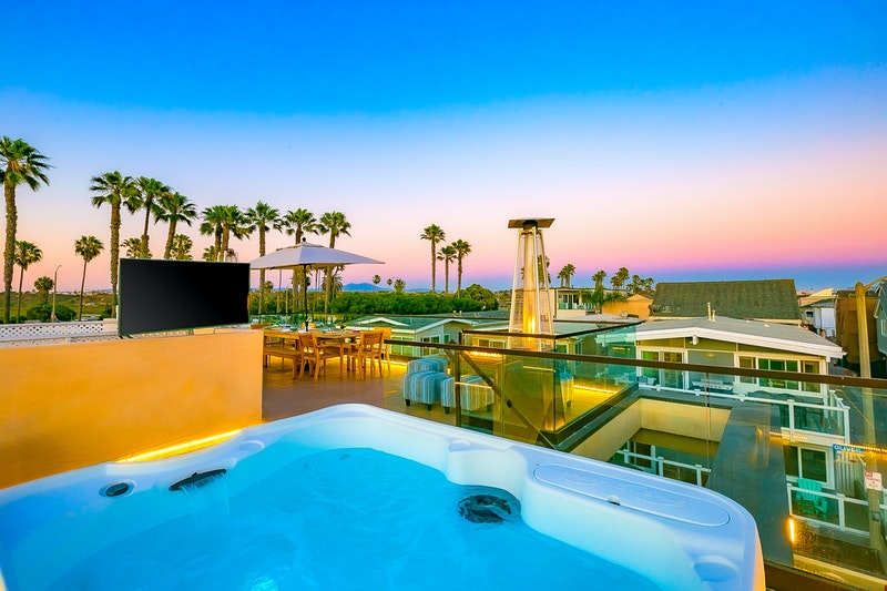 Newport Beach Vacation Condo Walk to Beach Five Bedroom