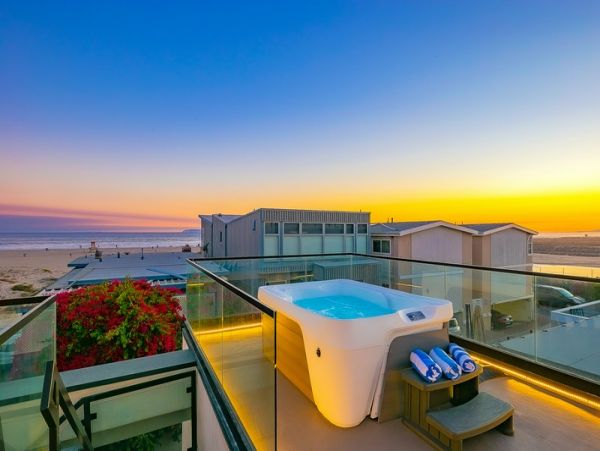 Newport Beach Vacation Condo Walk to Beach Five Bedroom