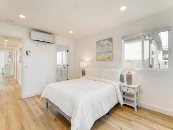 Newport Beach Vacation Condo Walk to Beach Five Bedroom