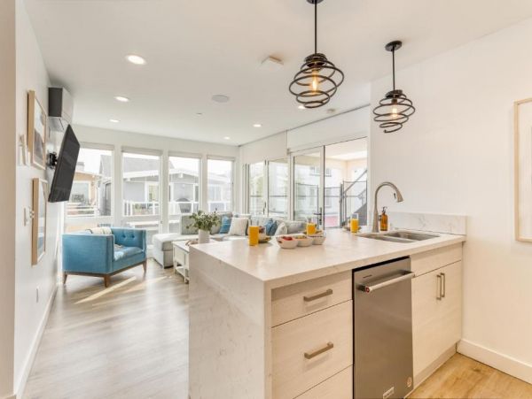 Newport Beach Vacation Condo Walk to Beach Five Bedroom