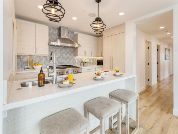 Newport Beach Vacation Condo Walk to Beach Five Bedroom