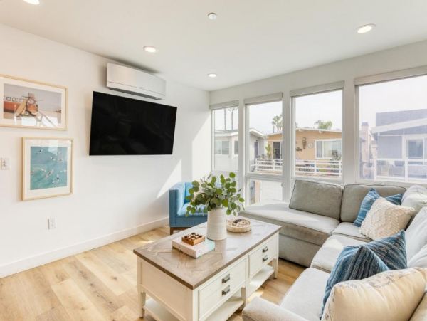 Newport Beach Vacation Condo Walk to Beach Five Bedroom