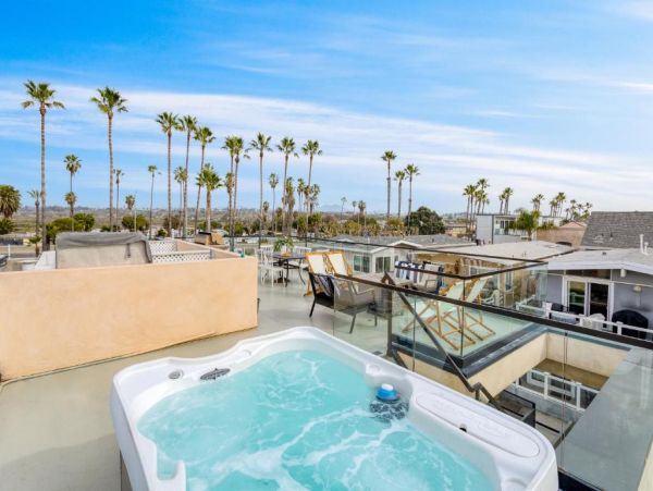 Newport Beach Vacation Condo Walk to Beach Five Bedroom