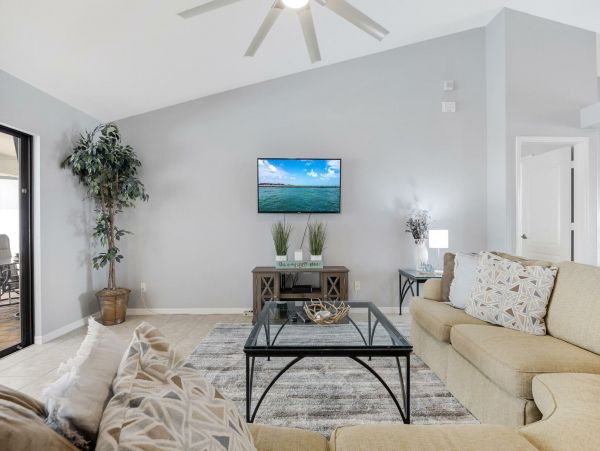 Cape Coral Home 1027739