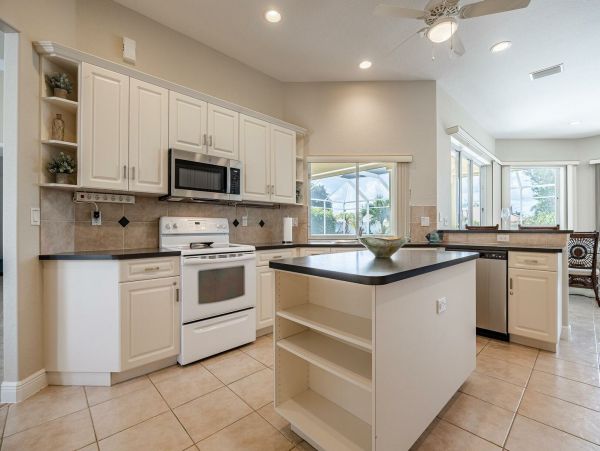 Cape Coral Home 1027746