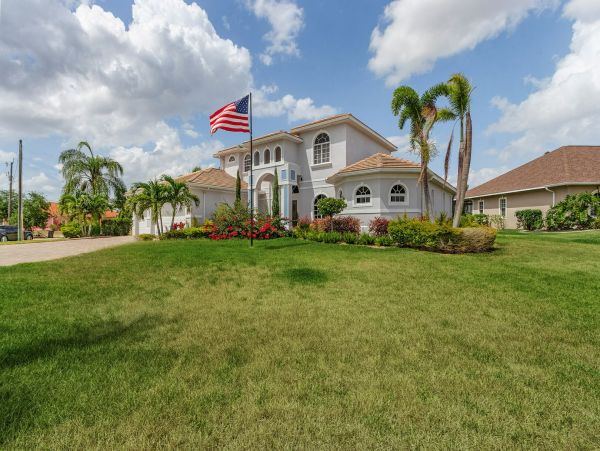 Villa Sleeps 14 Cape Coral Luxury Vacation Home