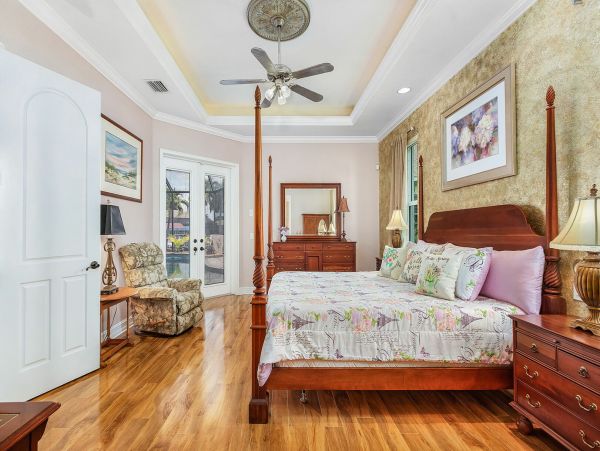 Villa Sleeps 14 Cape Coral Luxury Vacation Home