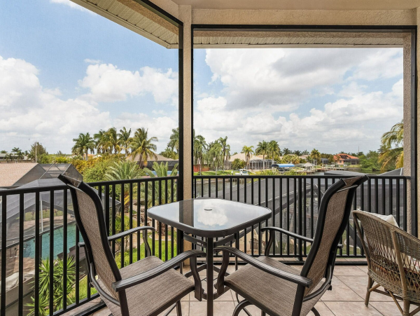 Villa Sleeps 14 Cape Coral Luxury Vacation Home