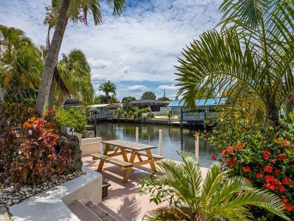 Cape Coral Home 1027756
