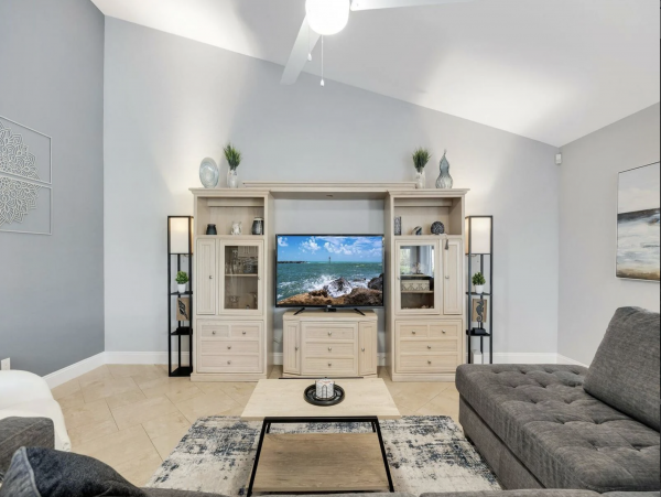 Cape Coral Luxury Pool Home