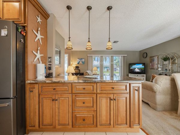 Three Bedroooms Two Bath Pool Home Walk to beach