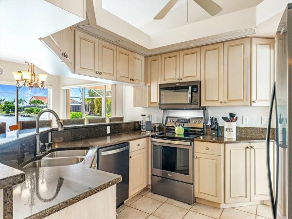 Cape Coral Home 1027765