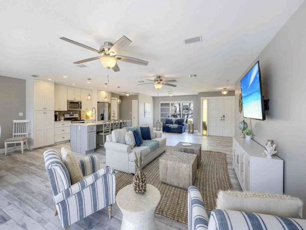 Cape Coral 3 Bedroom Vacation Home with Great Amenities