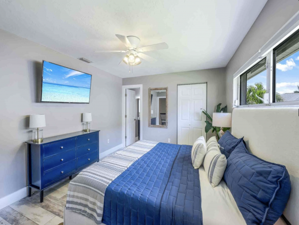 Cape Coral 3 Bedroom Vacation Home with Great Amenities
