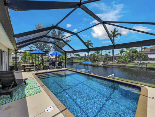 Cape Coral 3 Bedroom Vacation Home with Great Amenities