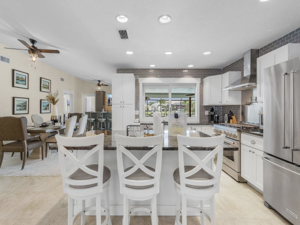 Luxurious Gulf Access Escape in Southwest Cape Coral