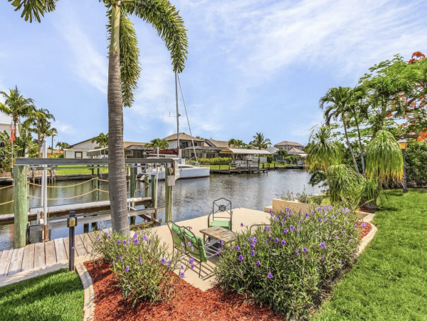 Luxurious Gulf Access Escape in Southwest Cape Coral