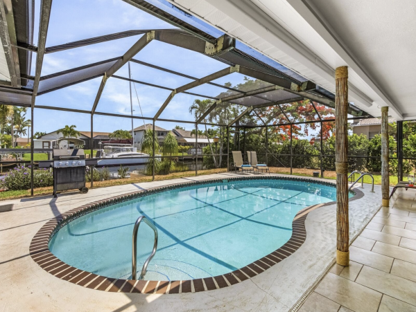 Luxurious Gulf Access Escape in Southwest Cape Coral