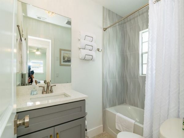 Lovely Holmes Beach Condo with 1 Bedroom