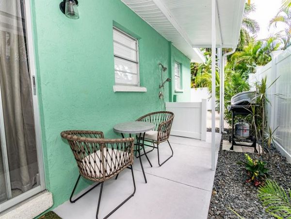 Lovely Holmes Beach Condo with 1 Bedroom