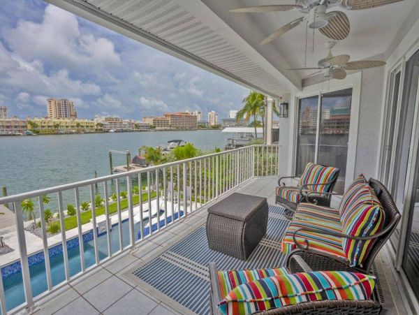 Waterfront Vacation Pool Home in Clearwater