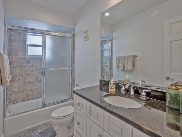 Waterfront Vacation Pool Home in Clearwater