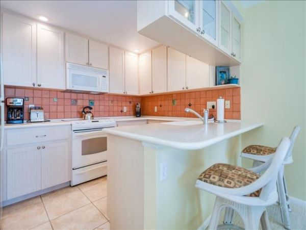 Boca Grande Penthouse level Superb Views of Beach