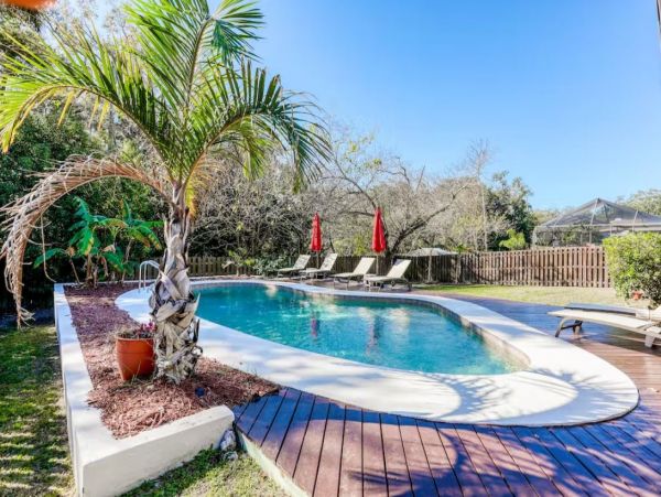 Dog-friendly Vacation Pool Home in Palm Harbor