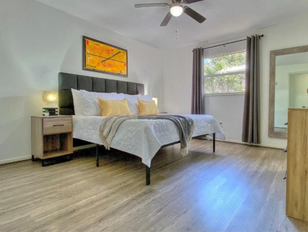 Largo Vacation Pool Home Four Bedroom
