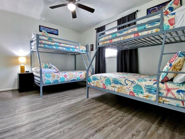 Largo Vacation Pool Home Four Bedroom
