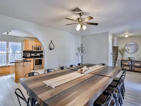 Gorgeous 4 Bedroom Vacation Pool Home in Seminole