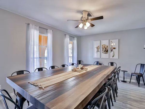 Gorgeous 4 Bedroom Vacation Pool Home in Seminole