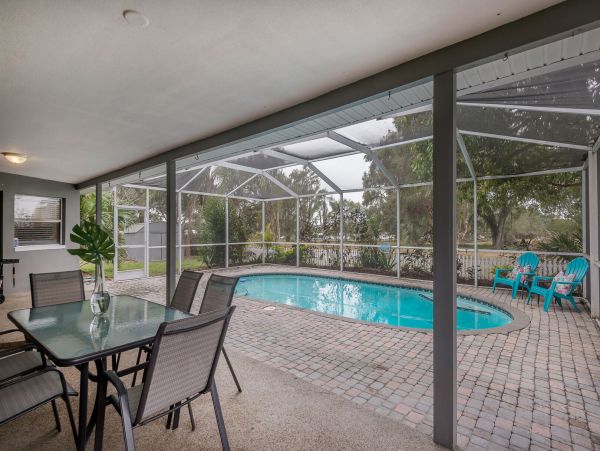 Seminole Vacation Pool Home Four Bedroom