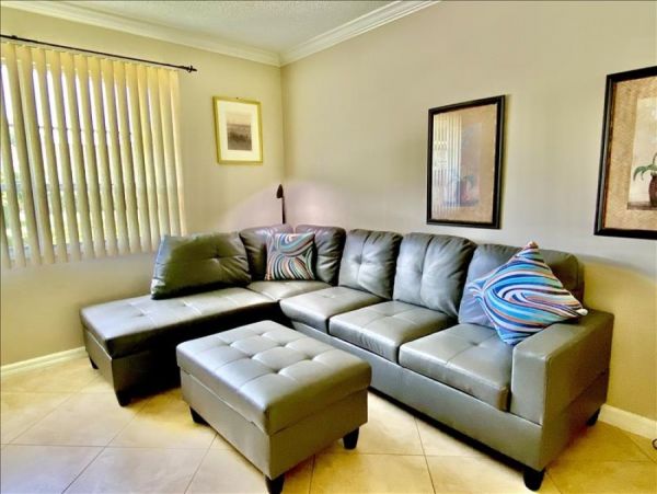 Charming Two Bedroom Condo in Longboat Key Sleeps Six Guests