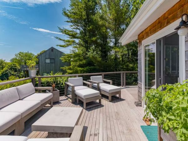 Beautiful Hamptons Vacation Home Four Bedrooms Sleeps 10