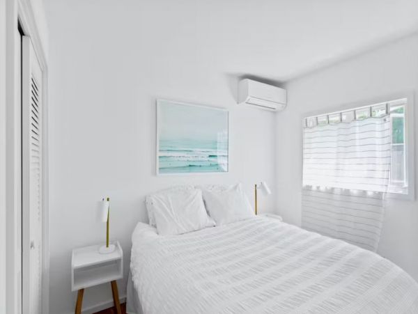Beautiful Hamptons Vacation Home Four Bedrooms Sleeps 10