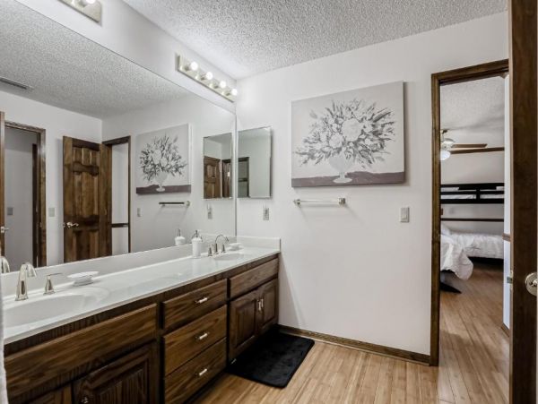 Jacksonville Vacation Pool Home 4 Bedroom with Tennis Court