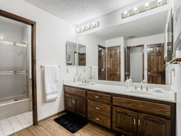 Jacksonville Vacation Pool Home 4 Bedroom with Tennis Court