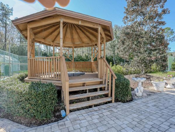 Jacksonville Vacation Pool Home 4 Bedroom with Tennis Court