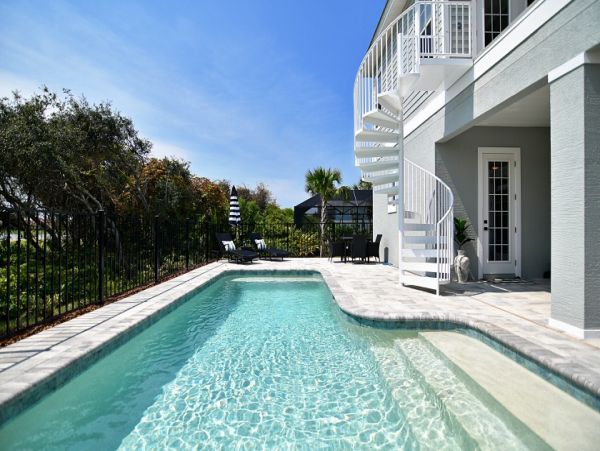 Four Bedroom Vacation Pool Home in Palm Coast Close to Beach