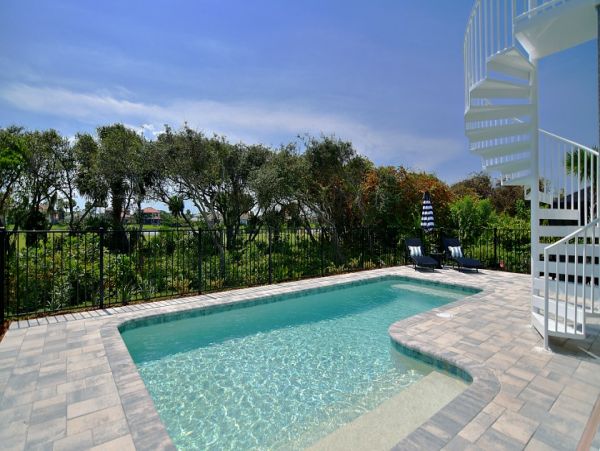 Four Bedroom Vacation Pool Home in Palm Coast Close to Beach