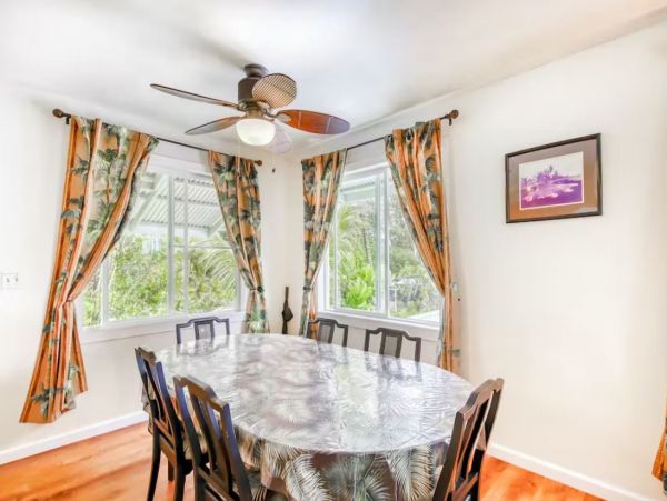Charming Pool Vacation Home in Keaau Sleeps 8 Guests