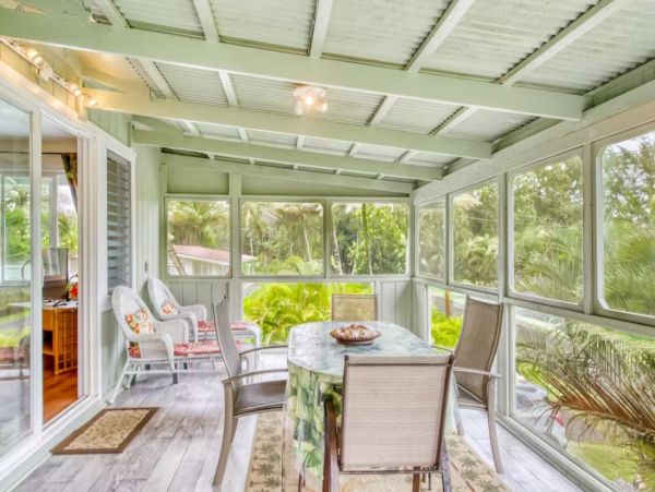 Charming Pool Vacation Home in Keaau Sleeps 8 Guests